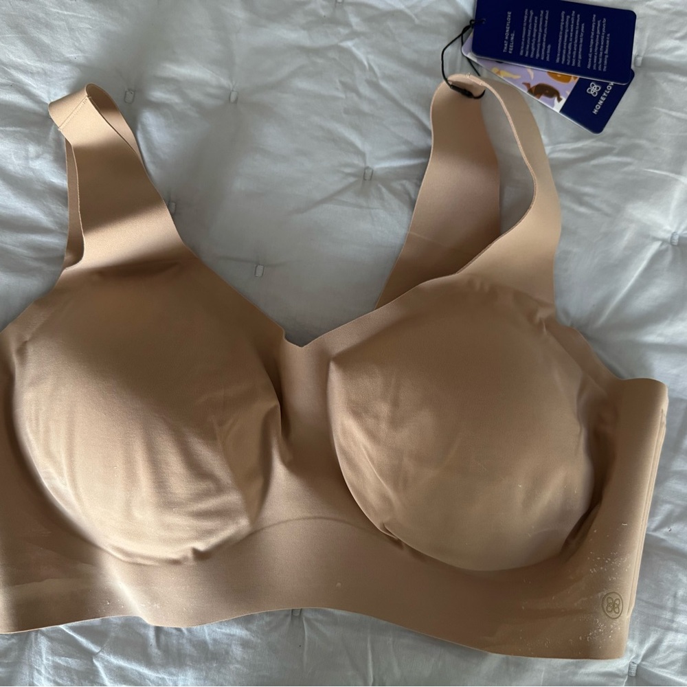 NWT Seamless V-Neck Honeylove Bra